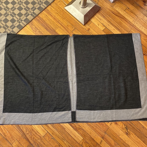 Pretty Persuasions Grey / Black Shawl - Picture 3 of 7